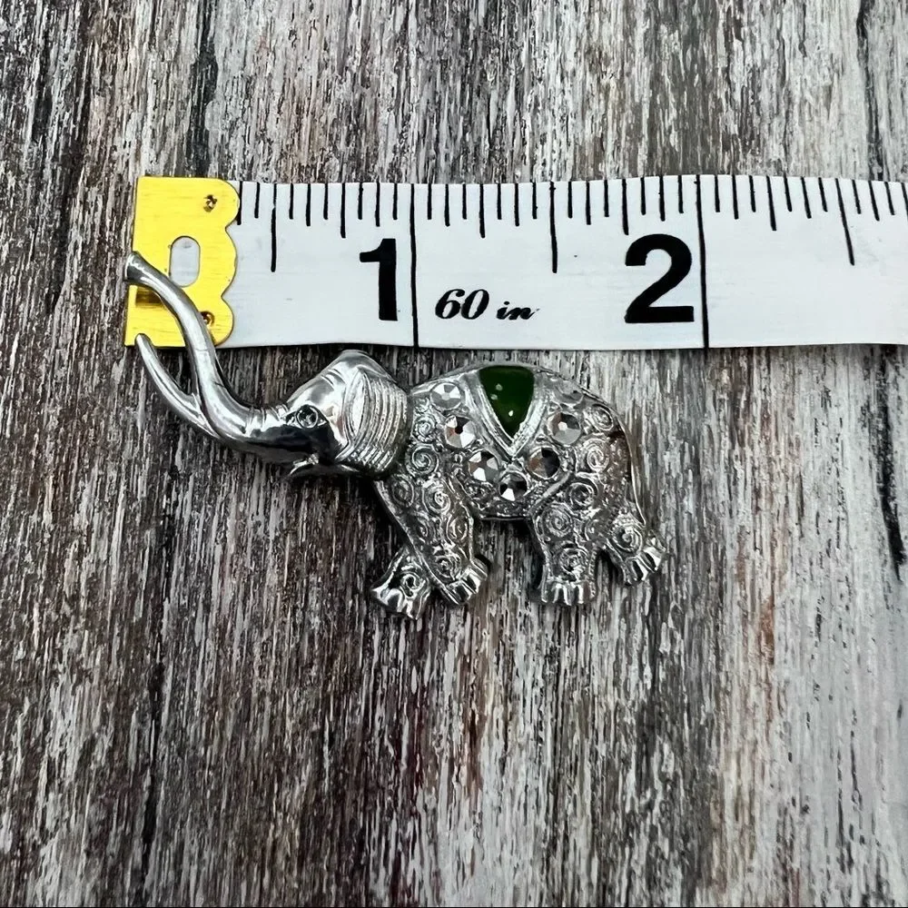Vintage Elephant Small Mini Pin Silver Tone with Jade Colored Stone